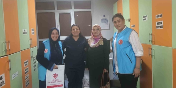 Diyarbakır Müftülüğü'nden Yenidoğan Bebeklere Özel Hediye Paketi Dağıtımı Diyarbakır Müftülüğü’nden Yenidoğan Bebeklere Özel Hediye Paketi Dağıtımı