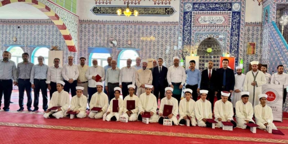 Diyarbakır'da 12 Öğrenci Hafızlık İcazet Belgelerini Aldı Diyarbakır’da 12 Öğrenci Hafızlık İcazet Belgelerini Aldı