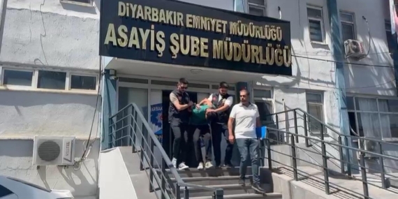 Diyarbakır'da Çocuk Kaçırma Girişimi: Şüpheli Tutuklandı Diyarbakır’da Çocuk Kaçırma Girişimi: Şüpheli Tutuklandı