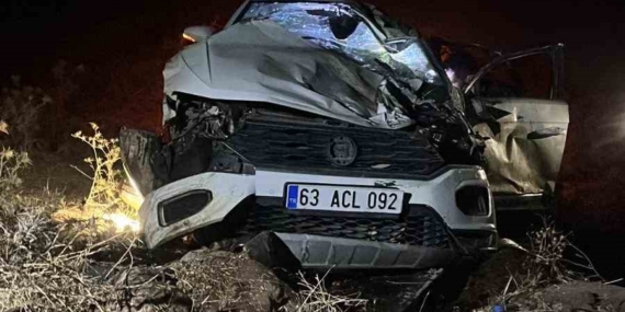 Diyarbakır'da Feci Kaza: Otomobil Şarampole Devrildi, 1 Ölü, 3 Yaralı Diyarbakır’da Feci Kaza: Otomobil Şarampole Devrildi, 1 Ölü, 3 Yaralı