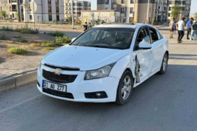diyarbakirda-iki-arac-carpisti-detaylar-ve-son-gelismeler-ndImetzl.jpg