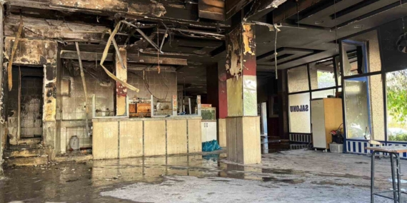 Diyarbakır'da Kahvehane Elektrik Panosunda Çıkan Yangın Başarıyla Söndürüldü Diyarbakır’da Kahvehane Elektrik Panosunda Çıkan Yangın Başarıyla Söndürüldü