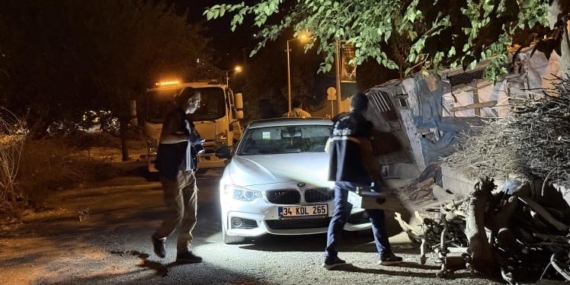 Diyarbakır'da Kanlı Olay: 2 Ölü, 5 Yaralı, 13 Gözaltında Diyarbakır’da Kanlı Olay: 2 Ölü, 5 Yaralı, 13 Gözaltında