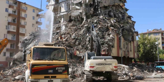 Diyarbakır'da Kentsel Dönüşüm: Geleceğin Şehri Yeniden Şekilleniyor Diyarbakır’da Kentsel Dönüşüm: Geleceğin Şehri Yeniden Şekilleniyor