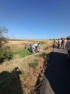 diyarbakirda-minibus-yol-kenarina-devrildi-1-kisi-yaralandi-D8lmrES4.jpg