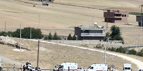 Diyarbakır’da Otomobilin Takla Attığı Kaza: 2 Yaralı Diyarbakır’da Otomobilin Takla Attığı Kaza: 2 Yaralı