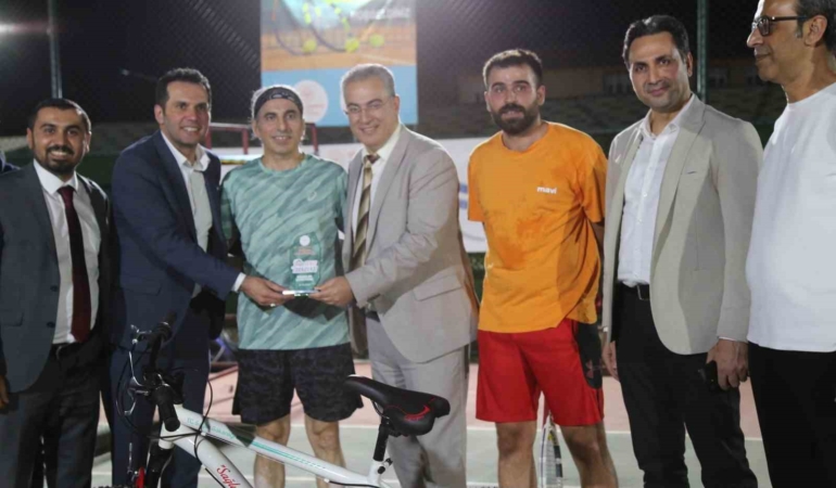 diyarbakirda-saglik-mudurlugu-tenis-turnuvasi-grand-finali-yapildi-rziwBYmw.jpg