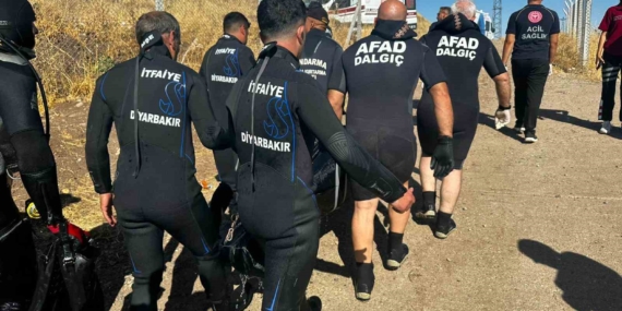 Diyarbakır'da Sulama Kanalına Düşen Çocuk Üzücü Bir Şekilde Hayatını Kaybetti Diyarbakır’da Sulama Kanalına Düşen Çocuk Üzücü Bir Şekilde Hayatını Kaybetti
