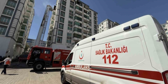 Diyarbakır’daki Yangın Kontrol Altına Alındı, 3 İtfaiye Eri Dumandan Etkilendi