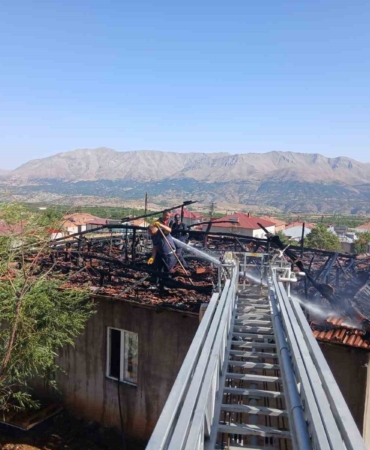 dogansehirde-korkutan-cati-yangini-olayin-ayrintilari-zr4T5w9J.jpg
