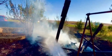 Elazığ Bahçesindeki Yangın Tehlikesi Büyümeden Kontrol Altına Alındı elazig-bahcesindeki-yangin-tehlikesi-buyumeden-kontrol-altina-alindi-YcWh3eQ6.jpg