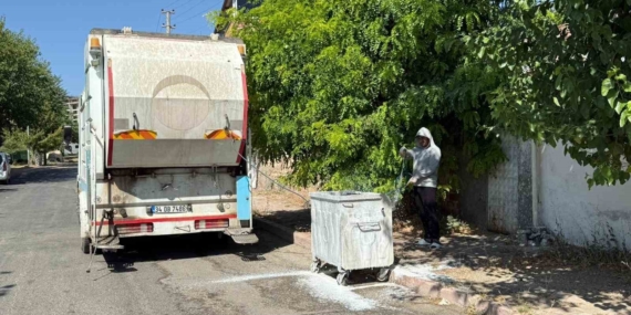 Elazığ Belediyesi'nden Kapsamlı Temizlik Uygulamaları Elazığ Belediyesi’nden Kapsamlı Temizlik Uygulamaları