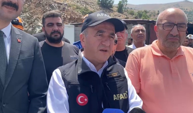 elazig-valisi-hatipoglundan-acil-durum-aciklamasi-gocukte-1-isci-ve-80-kisilik-kurtarma-ekibi-GpTEIQyK.jpg