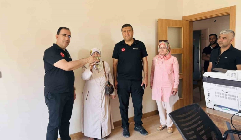 elazigda-36-bin-yeni-konut-sahiplerine-teslim-edildi-8tS3QLn9.jpg