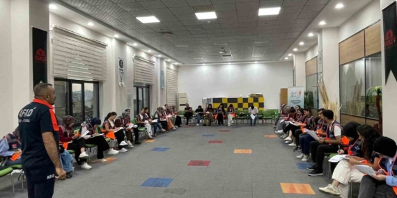 Elazığ'da AFAD Gönüllü Eğitimleri Devam Ediyor: Toplumsal Dayanışmanın Gücü Elazığ’da AFAD Gönüllü Eğitimleri Devam Ediyor: Toplumsal Dayanışmanın Gücü