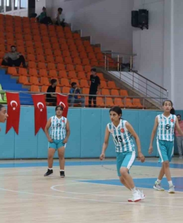 elazigda-baslayan-analig-basketbol-yari-final-heyecani-sT2aCrv1.jpg