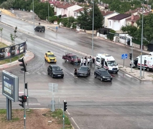 elazigda-feci-zincirleme-trafik-kazasi-1-kisi-yaralandi-VLfXqIWp.jpg
