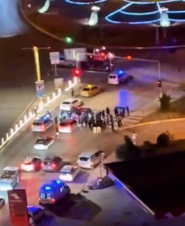 elazigda-kaza-sonrasi-trafikte-gergin-anlar-1-yarali-4lJuYUqq.jpg