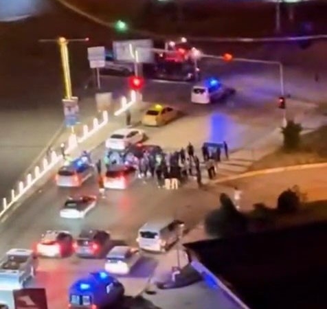 elazigda-kaza-sonrasi-trafikte-gergin-anlar-1-yarali-4lJuYUqq.jpg