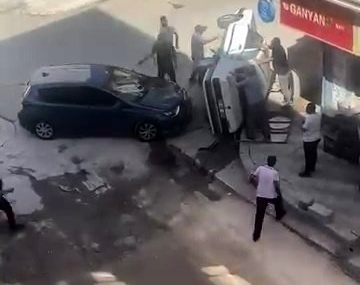 Elazığ'da Kontrolden Çıkan Araç Yan Yattı: Bir Yaralı Elazığ’da Kontrolden Çıkan Araç Yan Yattı: Bir Yaralı