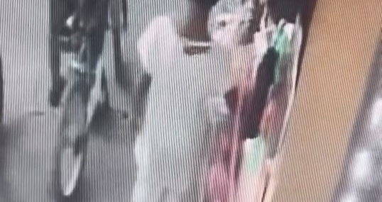 Elazığ'da Küçük Çocukların Hırsızlık Anları Kamerada Elazığ’da Küçük Çocukların Hırsızlık Anları Kamerada