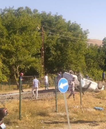 elazigda-otomobil-takla-atti-1-kisi-yaralandi-kj4ngbWF.jpg