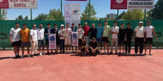 Elazığ'da Tenis Turnuvasının Final Heyecanı Yaşandı Elazığ’da Tenis Turnuvasının Final Heyecanı Yaşandı