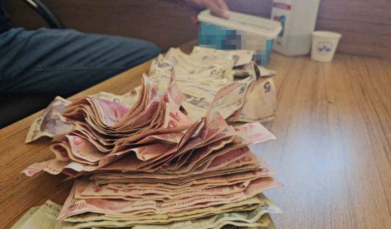 elazigda-zabita-ekiplerinden-dilenciyle-mucadele-operasyonu-nWHdCQPr.jpg