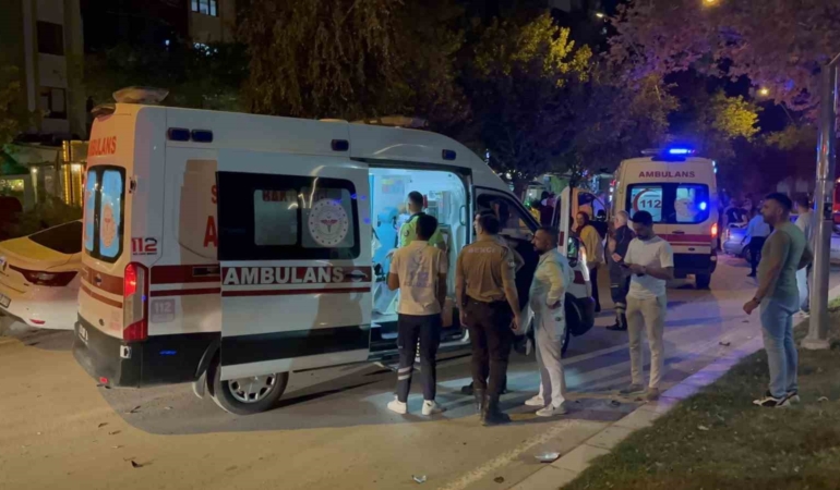 elazigda-zincirleme-trafik-kazasi-cocuklarin-da-aralarinda-bulundugu-4-yarali-WUPnQxhG.jpg