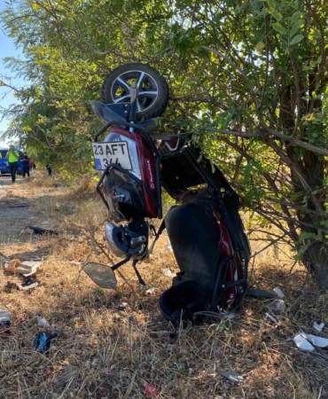 feci-kaza-arac-motosikleti-bicti-surucu-hayatini-kaybetti-LEPVTM4H.jpg