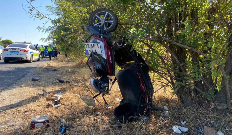 feci-kaza-arac-motosikleti-bicti-surucu-hayatini-kaybetti-LEPVTM4H.jpg