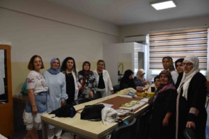 gaziantepli-kadinlarin-tasarladigi-kiyafetlerle-moda-ruzgari-Taxht3Pk.jpg