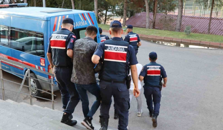gaziantepte-4-gocmen-kacakcisi-operasyonuyla-ele-gecirildi-m8F6QtMg.jpg