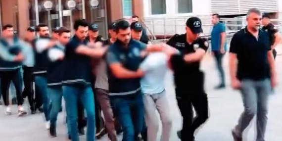 Gaziantep’te Esnafa Yönelik Organize Suç Örgütüne Büyük Operasyon: 9 Kişi Gözaltında Gaziantep’te Esnafa Yönelik Organize Suç Örgütüne Büyük Operasyon: 9 Kişi Gözaltında