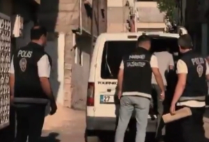 gaziantepte-uyusturucu-cetelerine-sok-baskin-11-gozalti-ZJAWsb7W.jpg