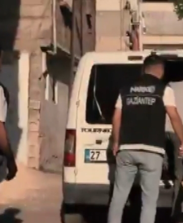 gaziantepte-uyusturucu-cetelerine-sok-baskin-11-gozalti-ZJAWsb7W.jpg