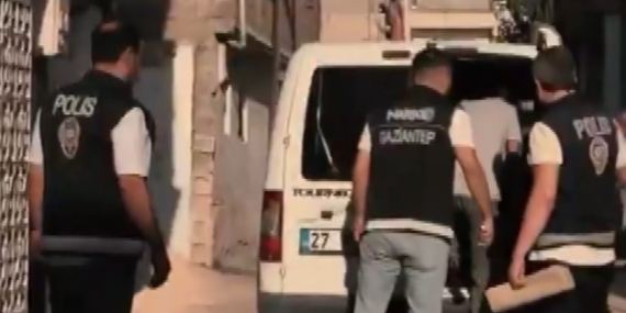 Gaziantep'te Uyuşturucu Çetelerine Şok Baskın: 11 Gözaltı! Gaziantep’te Uyuşturucu Çetelerine Şok Baskın: 11 Gözaltı!