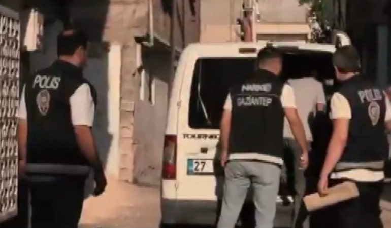 gaziantepte-uyusturucu-cetelerine-sok-baskin-11-gozalti-ZJAWsb7W.jpg