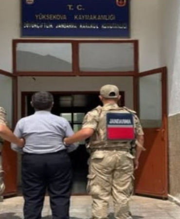 hakkaride-8-yil-9-ay-kesinlesmis-hapis-cezasi-olan-sahis-ele-gecirildi-2LmsdUWI.jpg