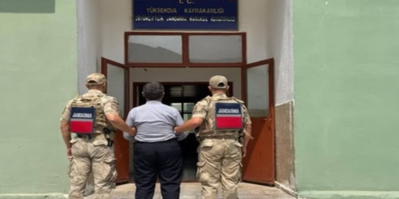 Hakkari'de 8 Yıl 9 Ay Kesinleşmiş Hapis Cezası Olan Şahıs Ele Geçirildi Hakkari’de 8 Yıl 9 Ay Kesinleşmiş Hapis Cezası Olan Şahıs Ele Geçirildi