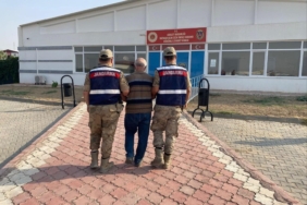 Kardeşinin Evinde Yakalanan Dolandırıcı: Aranan Şahısın Hikayesi kardesinin-evinde-yakalanan-dolandirici-aranan-sahisin-hikayesi-LhKenFVw.jpg