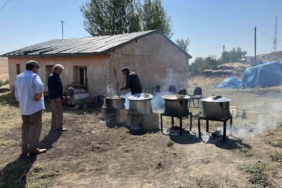 karsta-78-yasindaki-asci-30-yildir-kazanda-ask-pisiriyor-rpSv4BLK.jpg