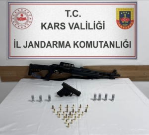 karsta-jandarmanin-silah-operasyonu-guvenlik-guclerinin-basarili-mudahalesi-KiWRveBd.jpg