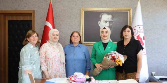 Mahallelilerin Kaymakam Hanım’a Anlamlı Ziyareti