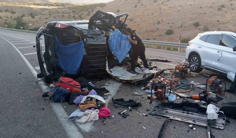 malatya-kayseri-karayolunda-feci-kaza-4-olu-2-yarali-jhUnB6JM.jpg