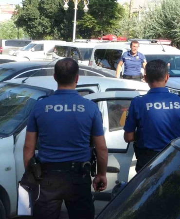 malatyada-70-yasindaki-adam-park-halindeki-aracta-hayatini-kaybetti-MseVHHjH.jpg