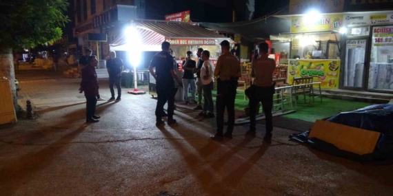 Malatya'da Dönerci Kavgası: Bıçaklı Çatışmada İki Yaralı Malatya’da Dönerci Kavgası: Bıçaklı Çatışmada İki Yaralı
