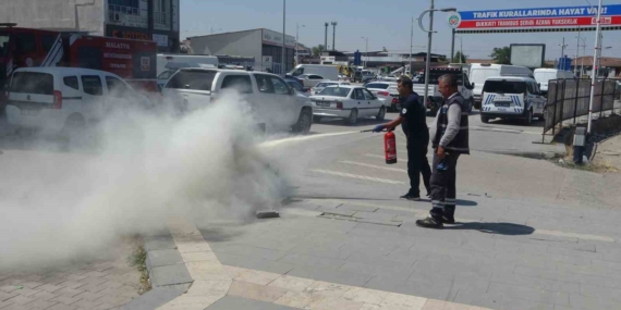 Malatya'da Elektrik Trafosunda Yangın: Paniğe Neden Olan Olay Malatya’da Elektrik Trafosunda Yangın: Paniğe Neden Olan Olay