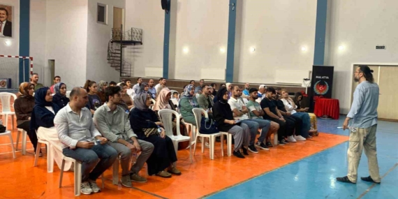 Malatya’da Gençlik Liderleri İçin Özel ‘Sahne Sizin’ Eğitimi