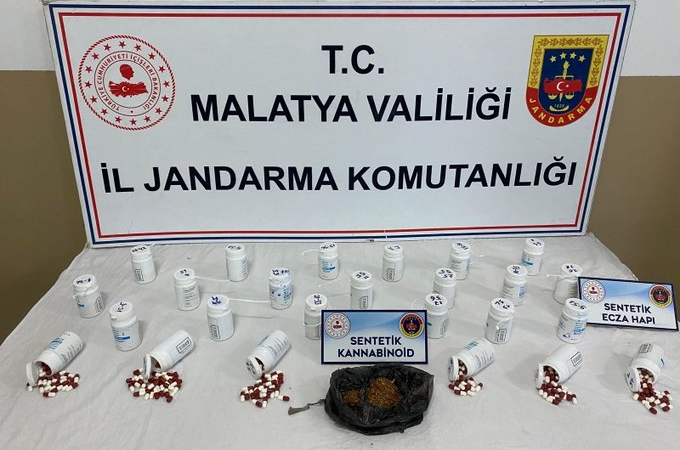 malatyada-jandarmadan-uyusturucu-operasyonu-suclulara-goz-actirmayan-mudahale-PxTU4zUY.jpg